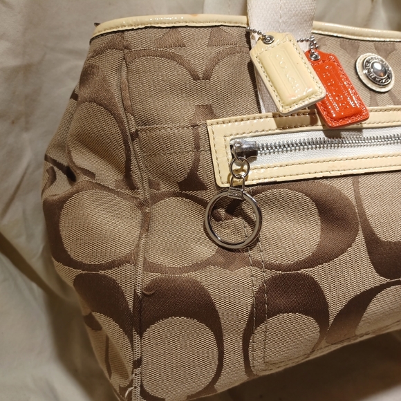 Coach daisy tote - Picture 2 of 10